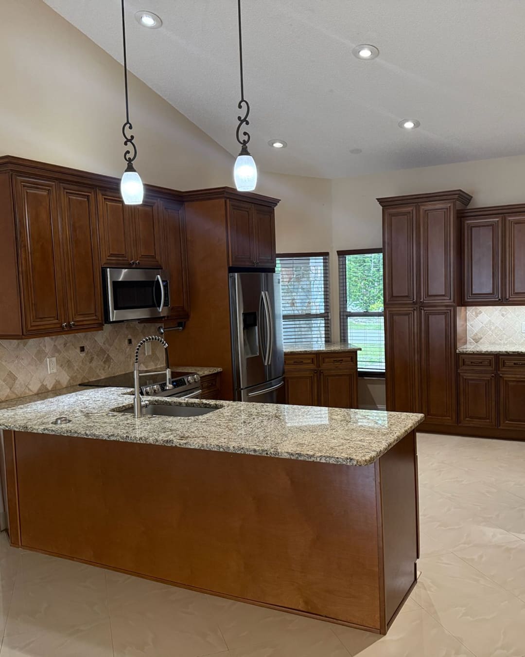 Luxury House Keep Up Cleaning Services in Tampa (14)